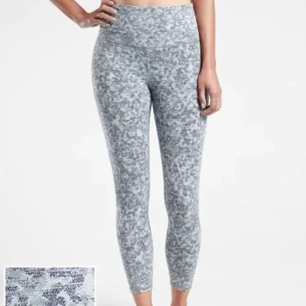 ✨Athleta Elation Textured 7/8 Tight Meadow Snowfall Blue High Rise Leggings✨
